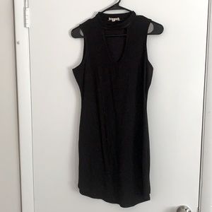 Cute black dress, v-neckline